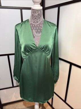 H&M Satin Deep V-Neck Emerald Green Long Sleeve Chemise
